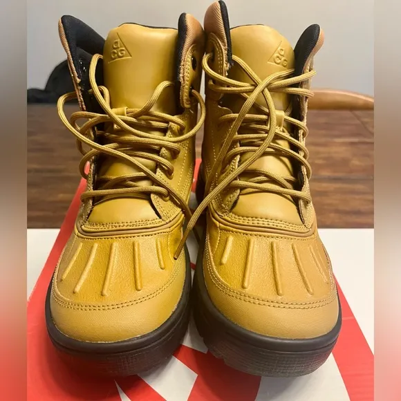 Brand new with box Nike Woodside 2 High ACG- 5Y Wheat &amp; Black-NWT