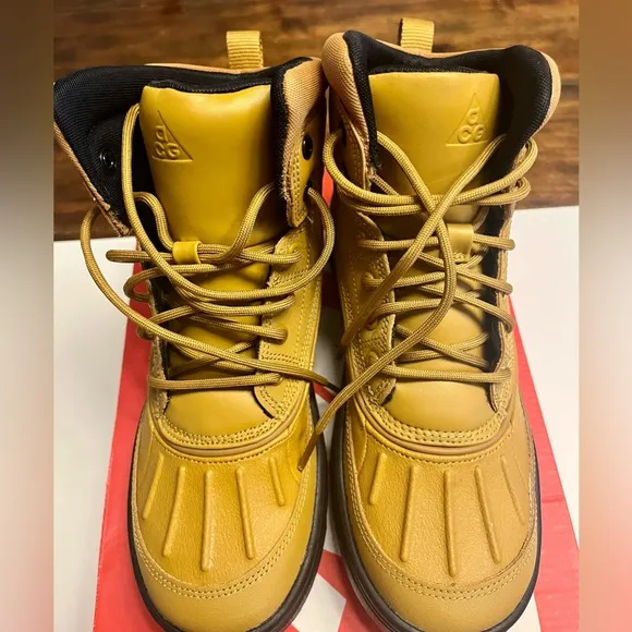 Brand new with box Nike Woodside 2 High ACG- 5Y Wheat &amp; Black-NWT