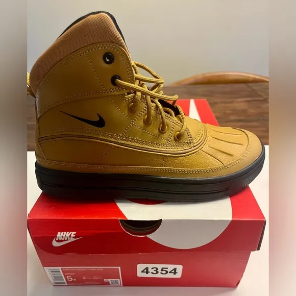 Brand new with box Nike Woodside 2 High ACG- 5Y Wheat &amp; Black-NWT
