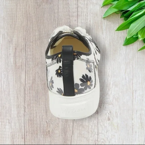Bravo Daisy Sneakers by Matisse 8.5