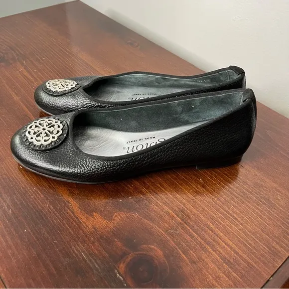 Brighton Aleta Flats Women's 8.5 Black Shoes Leather Chic Ferrara Medallion
