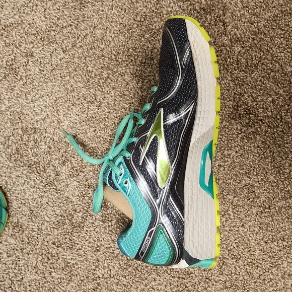 Brooks Adrenaline GTS 16 Women's Size 10.5 B Pre-owned Running Shoes Gra…