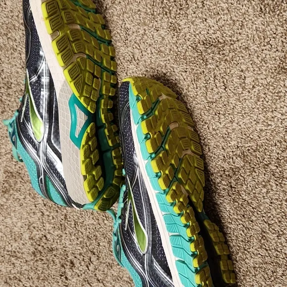 Brooks Adrenaline GTS 16 Women's Size 10.5 B Pre-owned Running Shoes Gra…