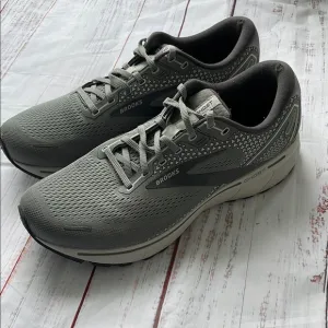 Brooks Men's Gray Running Shoes