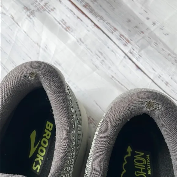 Brooks Men's Gray Running Shoes