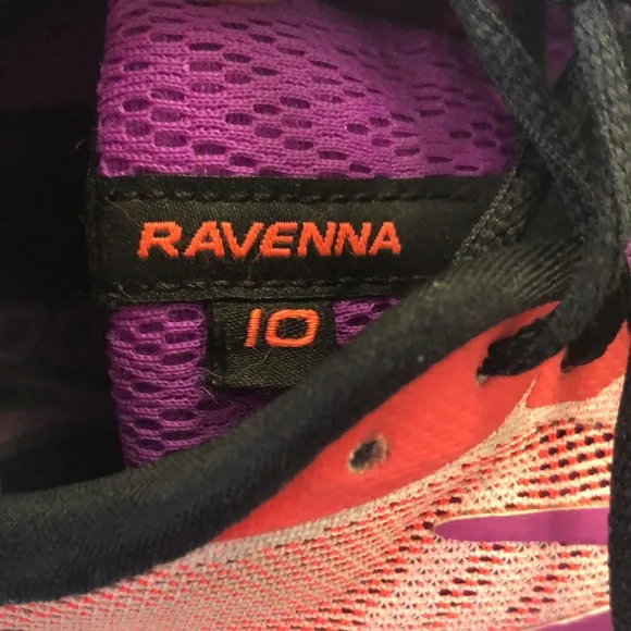 Brooks Ravenna 10 Energize Women’s Coral/Black Running Shoes Sneakers Si…
