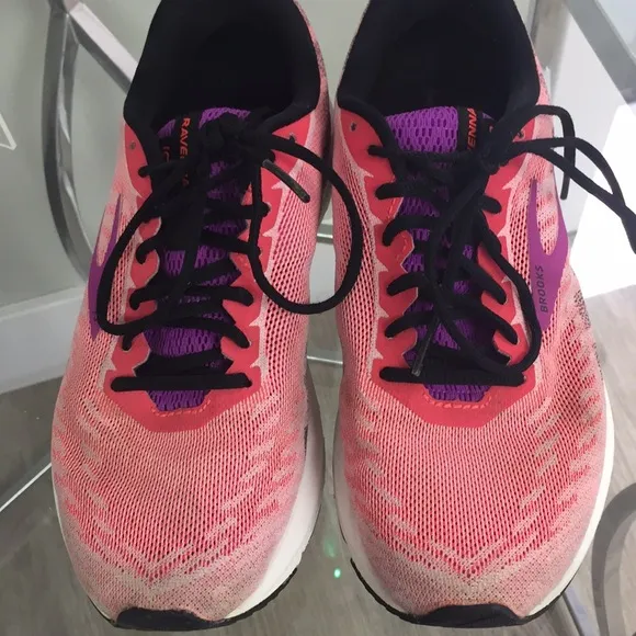 Brooks Ravenna 10 Energize Women’s Coral/Black Running Shoes Sneakers Si…