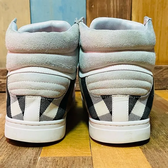 Burberry White Check Reeth Trainers —- Cert. Authentic Mens 10.5 🔥🔥🔥🔥😘