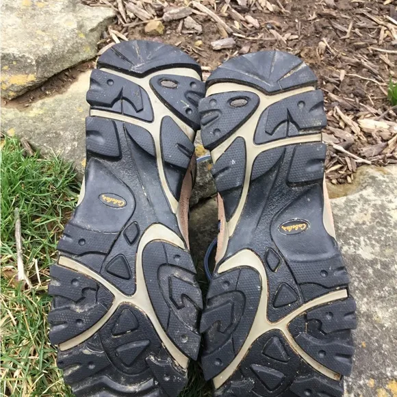 Cabela’s Women’s ULTRA DRY-PLUS Hiking Boots