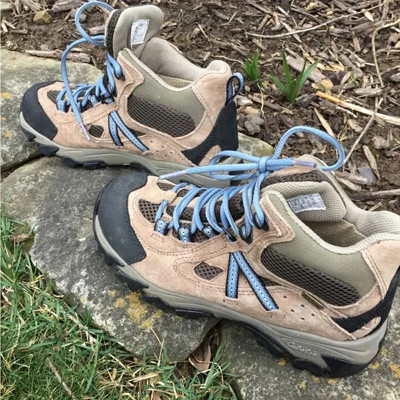 Cabela’s Women’s ULTRA DRY-PLUS Hiking Boots