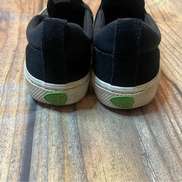 Cariuma Black and White Sneakers with Suede-like Finish size 7.5