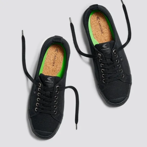 Cariuma Canvas Sneaker