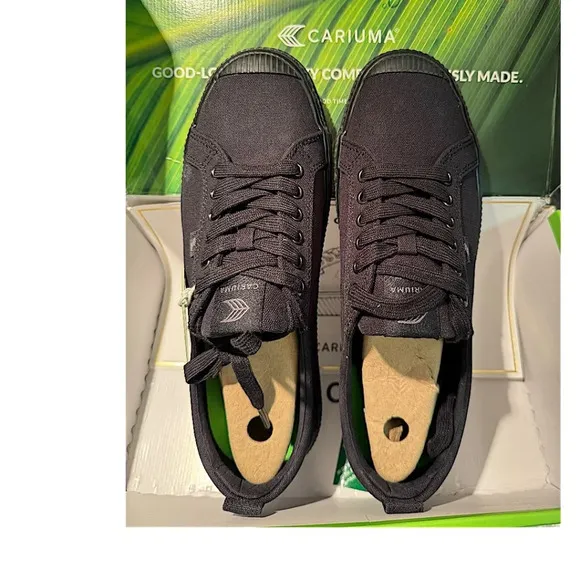 Cariuma Low Top Black Canvas Sneakers Women’s 10.5 or Men’s 9 NEW in Box