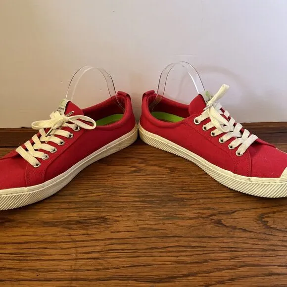 Cariuma Men's 10 (Women's 11.5) OCA Low Red Canvas Sneaker - $85