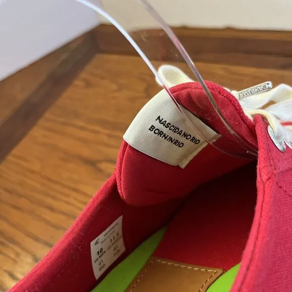 Cariuma Men's 10 (Women's 11.5) OCA Low Red Canvas Sneaker - $85