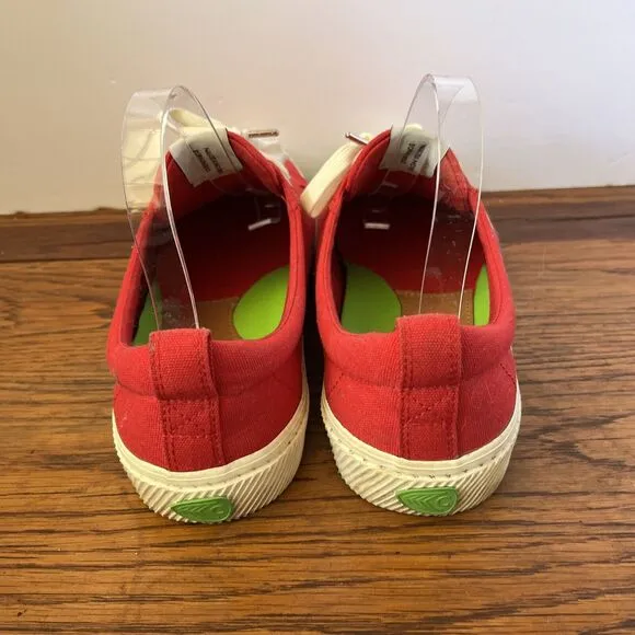 Cariuma Men's 10 (Women's 11.5) OCA Low Red Canvas Sneaker - $85