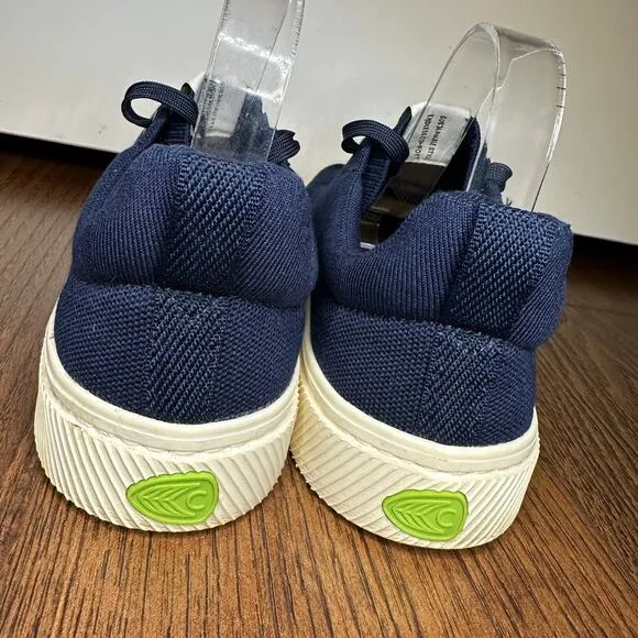 Cariuma Navy Blue Canvas Low Top Casual Sneakers Men's 9.5 Women's 11 Unisex