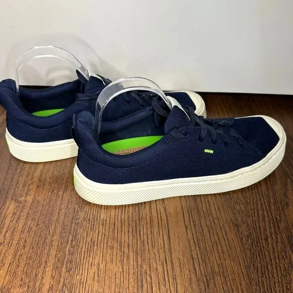 Cariuma Navy Blue Canvas Low Top Casual Sneakers Men's 9.5 Women's 11 Unisex