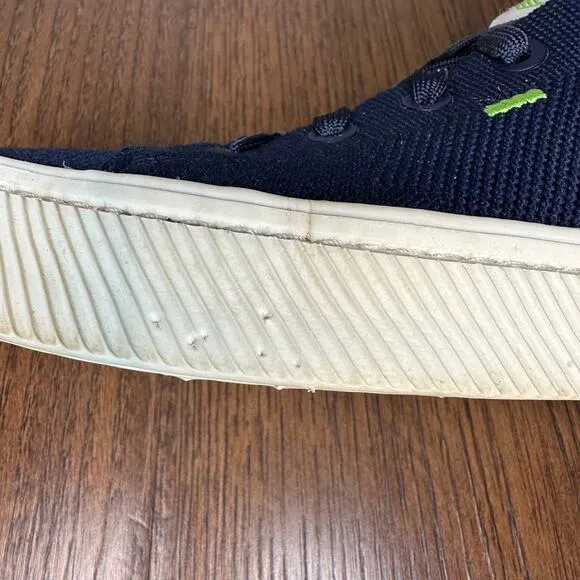 Cariuma Navy Blue Canvas Low Top Casual Sneakers Men's 9.5 Women's 11 Unisex