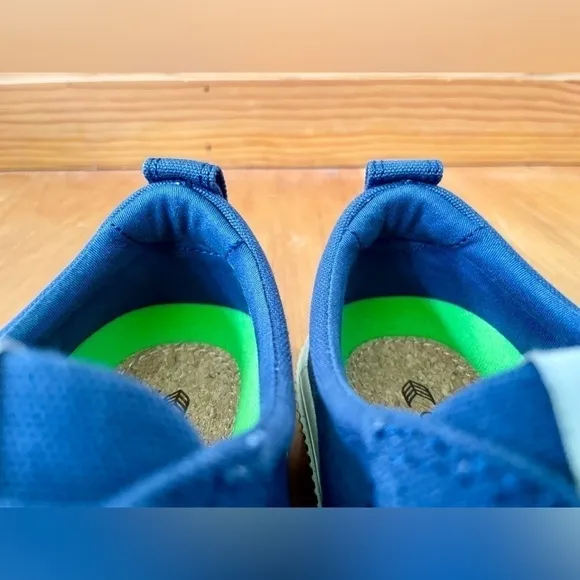 Cariuma OCA Low Canvas Sneakers | Size 7.5