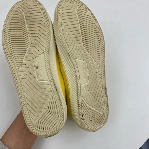 Cariuma || OCA Low Canvas Sneakers Yellow W 7.5 M 6