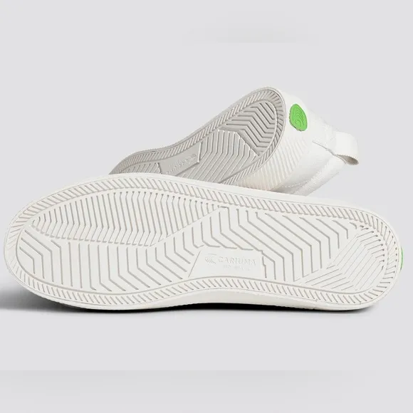 Cariuma | OCA Low Canvas Sneakers