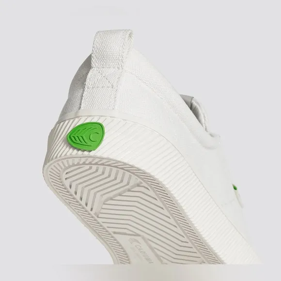 Cariuma | OCA Low Canvas Sneakers