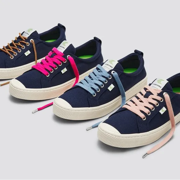 Cariuma OCA Low Canvas Sneakers