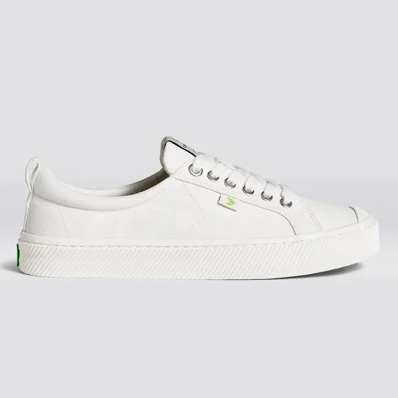 Cariuma | OCA Low Canvas Sneakers