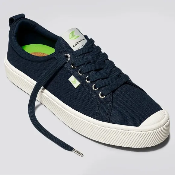 Cariuma OCA Low Canvas Sneakers