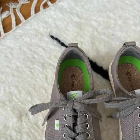 Cariuma Oca Low Grey Canvas Sneakers