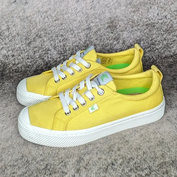 Cariuma OCA Low-Top Canvas Sneakers Yellow Women's 7