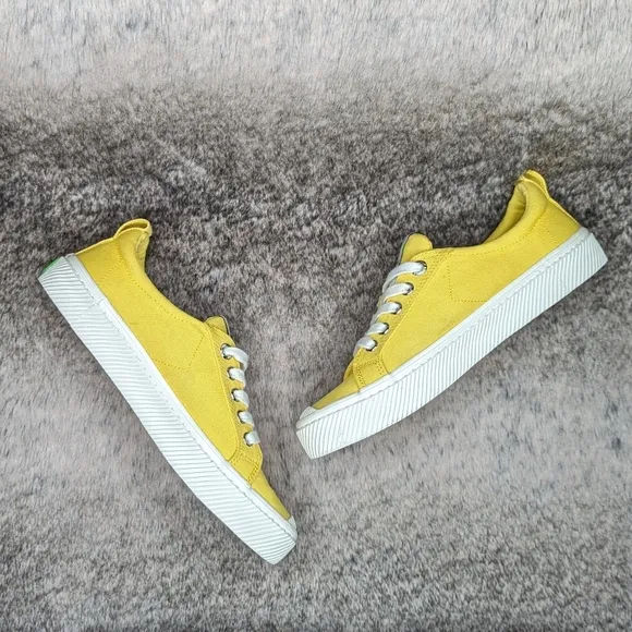 Cariuma OCA Low-Top Canvas Sneakers Yellow Women's 7