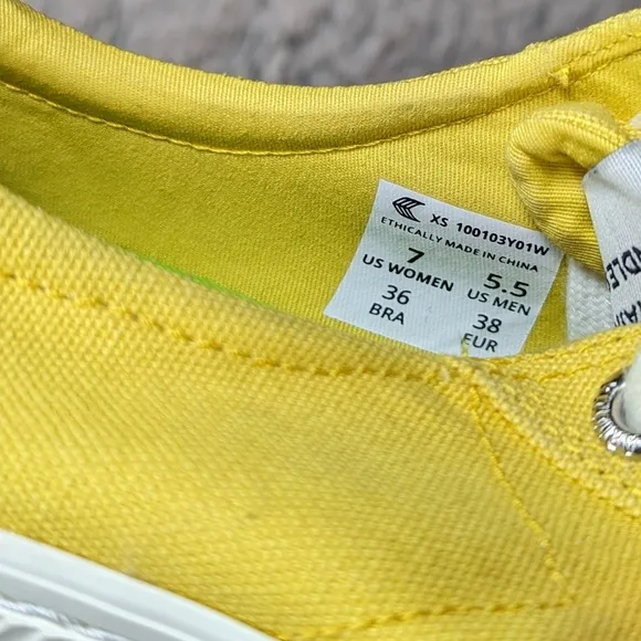 Cariuma OCA Low-Top Canvas Sneakers Yellow Women's 7