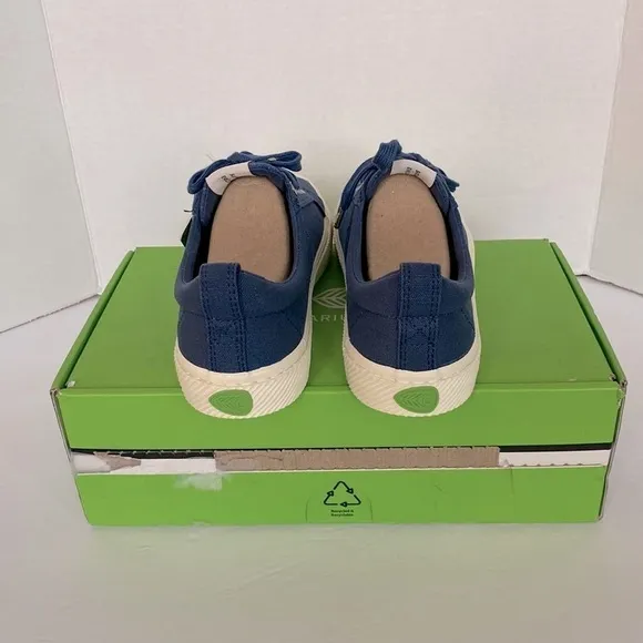 Cariuma OCA Shadow Blue Canvas Sneaker Unisex Low Top Size 9.5 Women’s | 8 Men’s