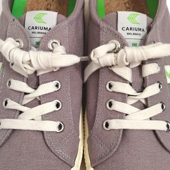 Cariuma Women's Canvas OCA Low Top Sneakers US 9