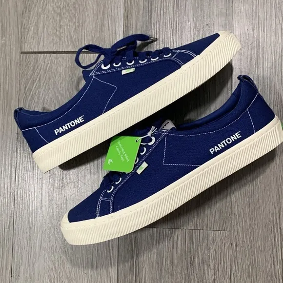 Cariuma x Pantone OCA Canvas Low Top Basic Blue Sneakers size 12 NWT