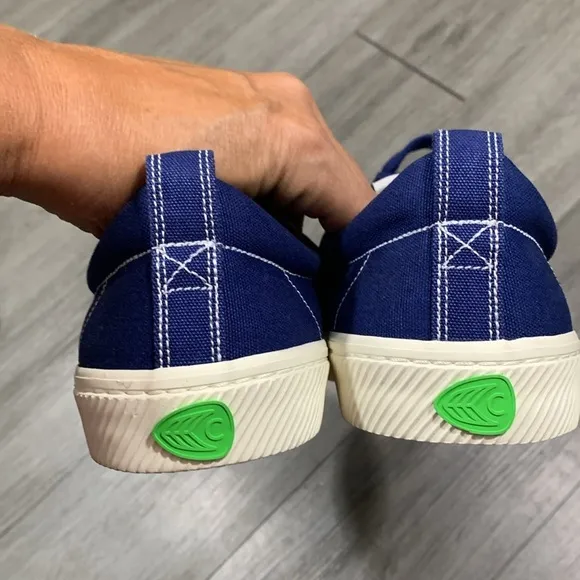 Cariuma x Pantone OCA Canvas Low Top Basic Blue Sneakers size 12 NWT