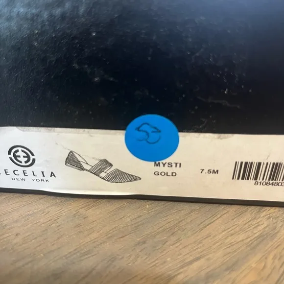CECELIA NEW YORK Gold Textured Women's Flats SZ 7.5 nib