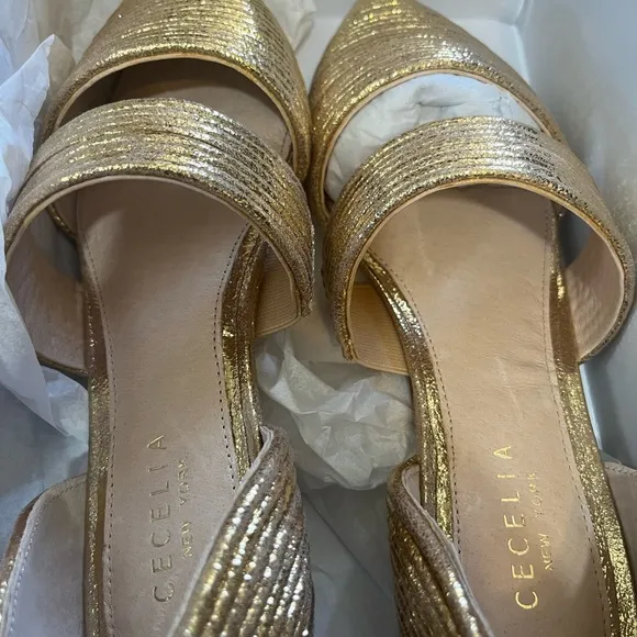 CECELIA NEW YORK Gold Textured Women's Flats SZ 7.5 nib