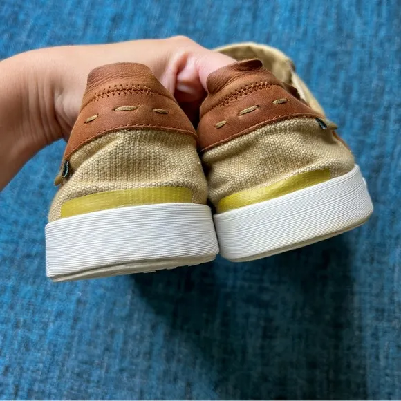 Chaco Davis Canvas Lace Up Casual Sneakers in Tan