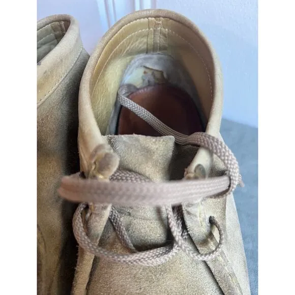 Clark Wallabee boots tan, beige size 8