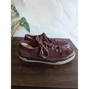 Clarks Casual Lace Up Hidi Holly Burgundy Suede Sneaker Shoes - Size 8.5