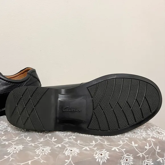 Clarks Men’s Colson Over Black Leather Shoes
