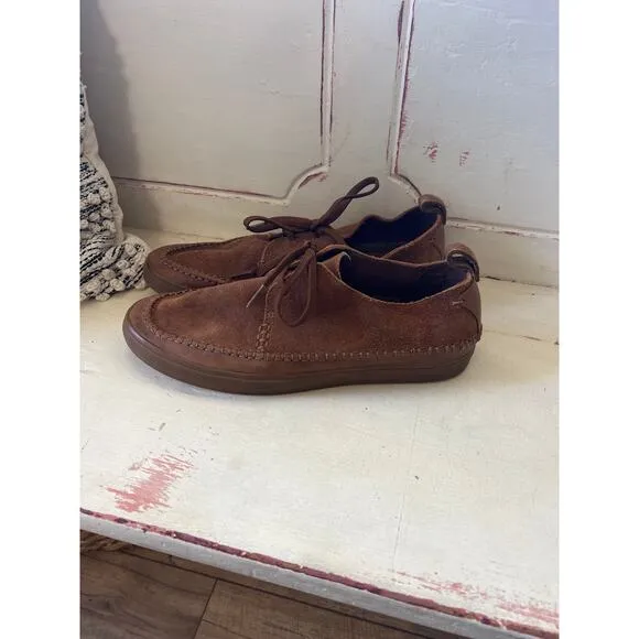 Clarks size 10.5 brown suede lace up casual shoes