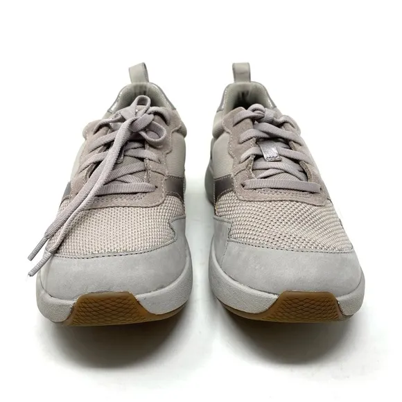 Clarks Wave 2.0 Move Women's Walking Shoes Stone