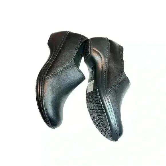 Clark’s Women’s Black Casual Work Slip-On Shoe•Genuine Leather•Size 9•New No Box