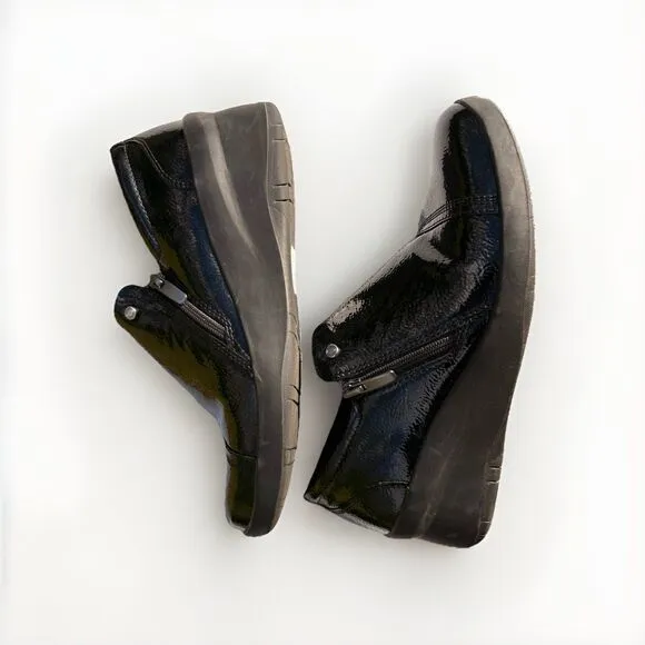Clarks Women's Suttyn Zip Black Crinkle Patent 26180144 Size 8.5 Shoes