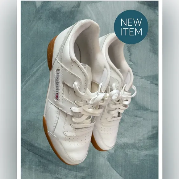 Classic REEBOK Men's Sneaker, Size 10, White With Rubber Sole.