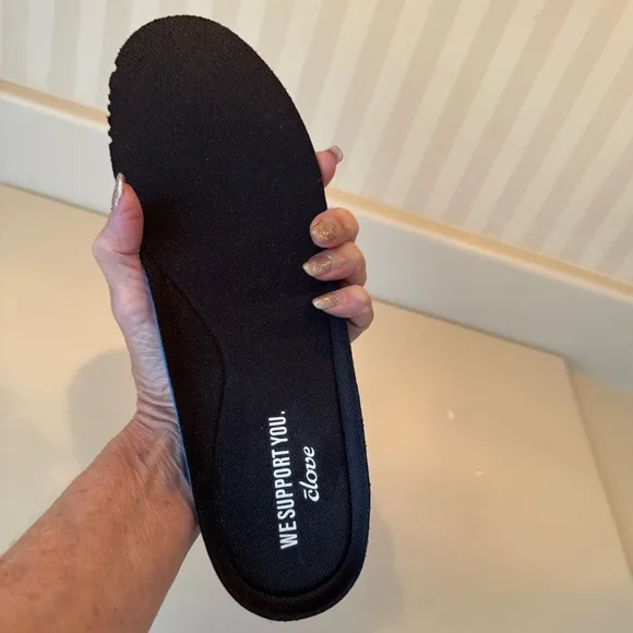 Clove Classic Fluid-Repellent Nurse Shoe Unisex